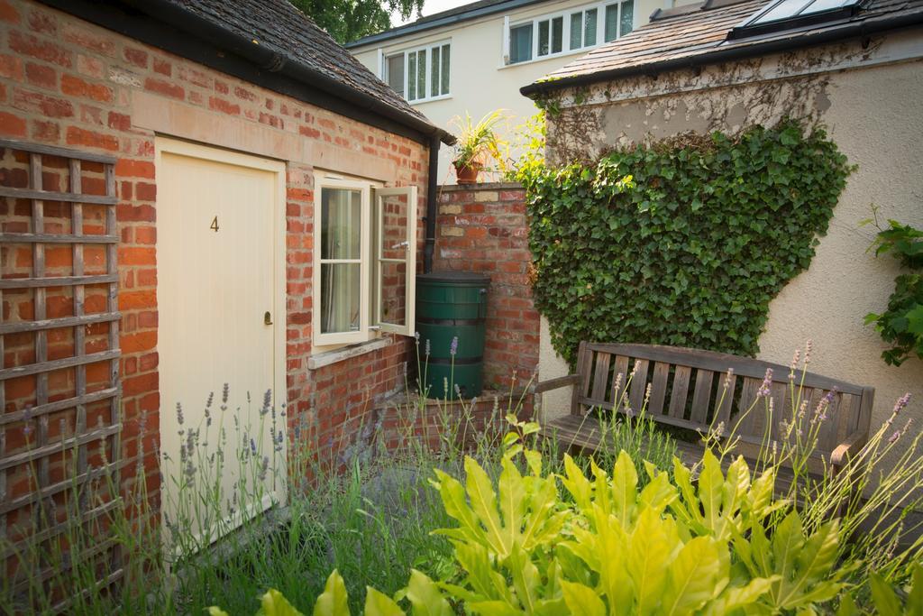 The Talbot Inn Cirencester Exterior photo