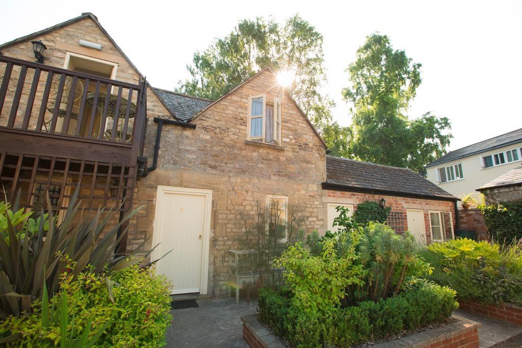 The Talbot Inn Cirencester Exterior photo